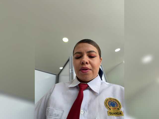 Ariana--7 live cam on BongaCams