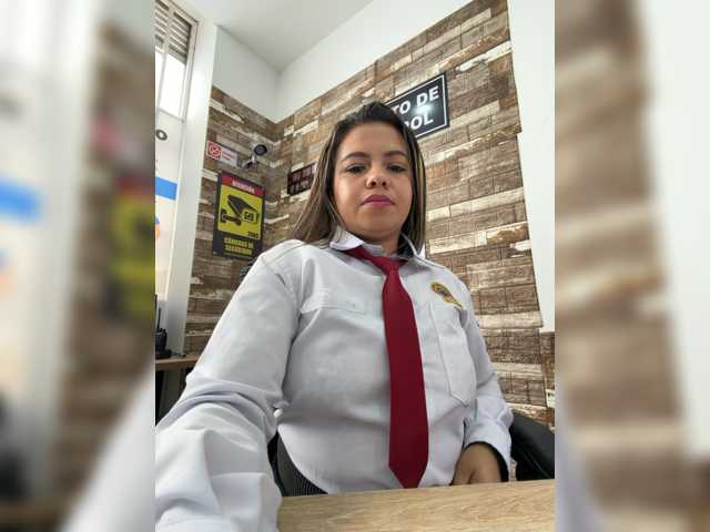 Ariana--7 live cam on BongaCams