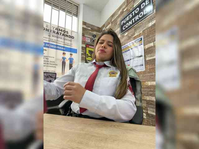 Ariana--7