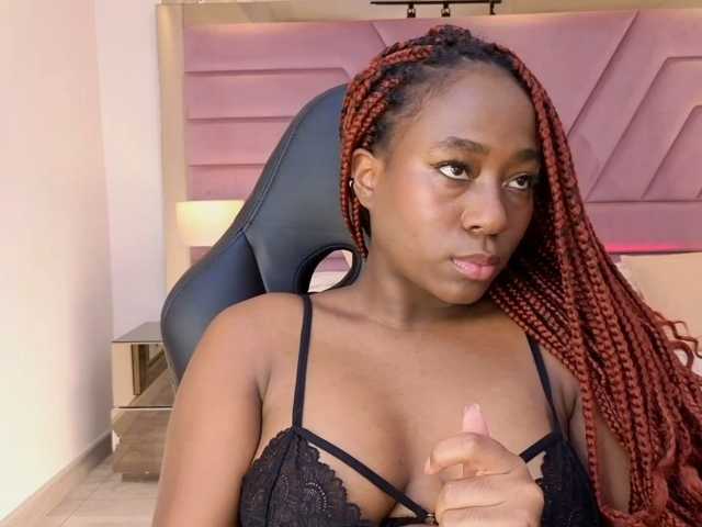 IvyRain, live now on BongaCams