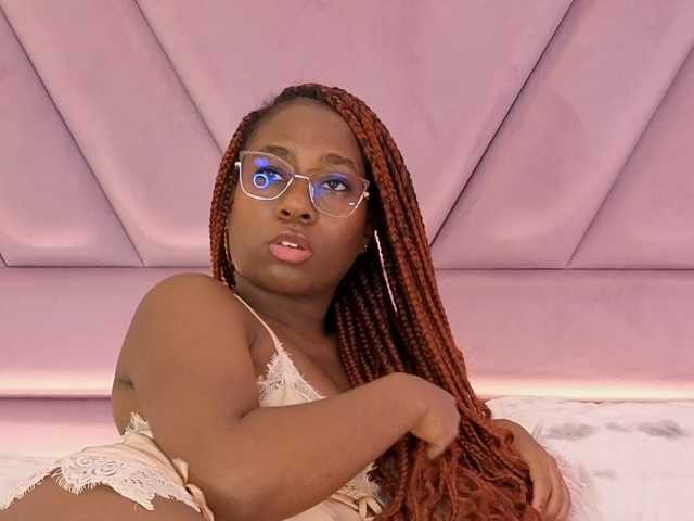 IvyRain, en directo ahora en BongaCams
