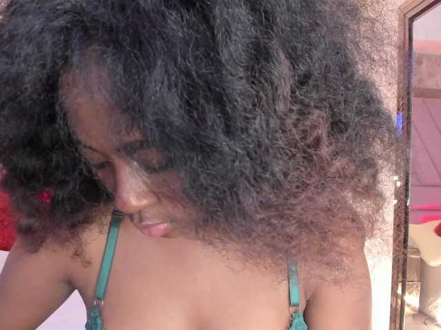 IvyRain — live female cam