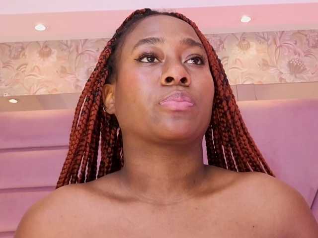 IvyRain, en directo ahora en BongaCams
