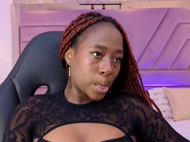 IvyRain, live now on BongaCams
