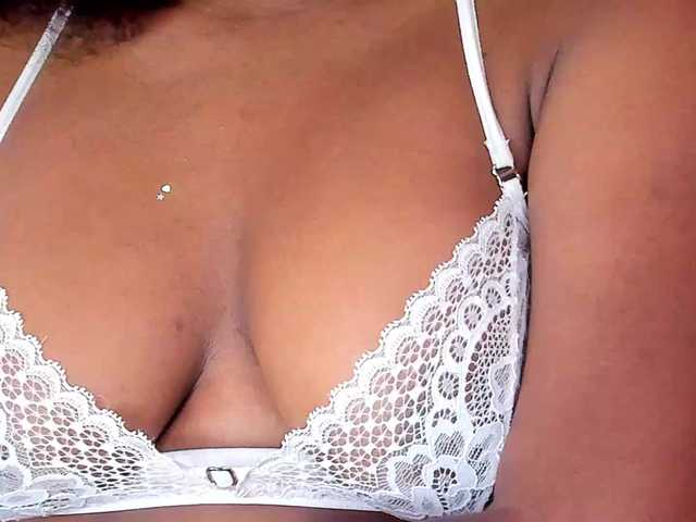 IvyRain live cam on BongaCams