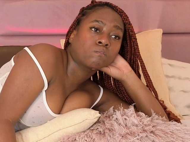 IvyRain live cam on BongaCams