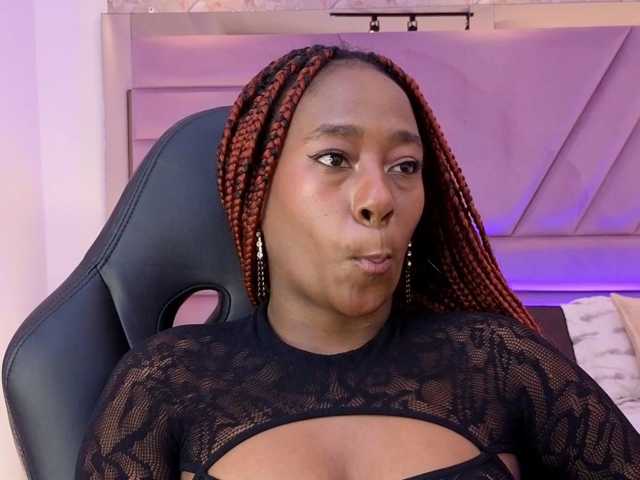 IvyRain, en directo ahora en BongaCams