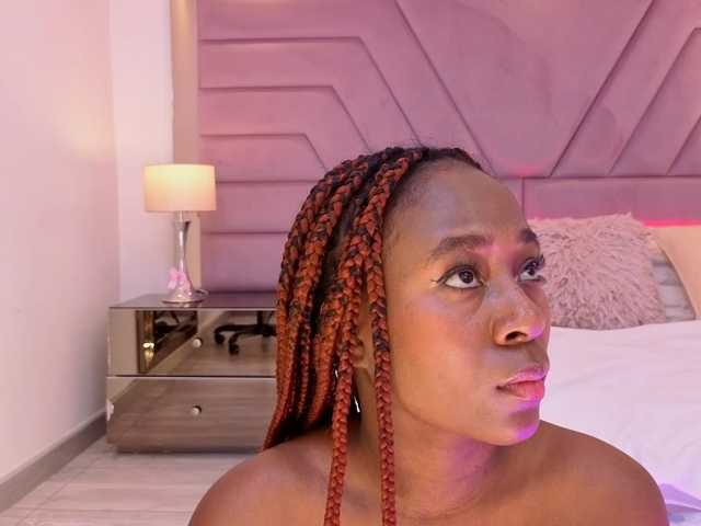 IvyRain, en directo ahora en BongaCams
