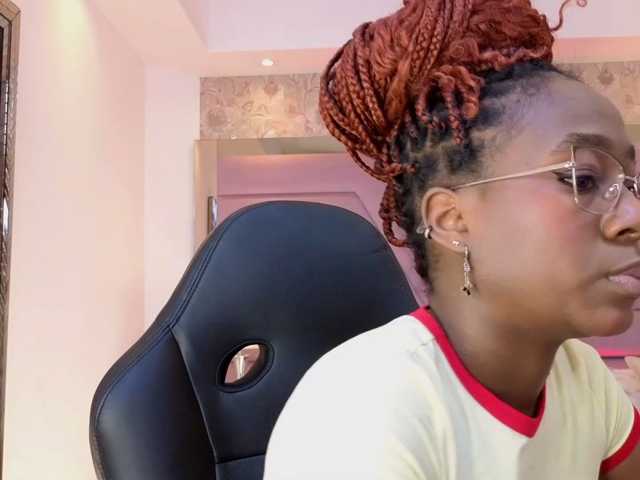 IvyRain live cam on BongaCams