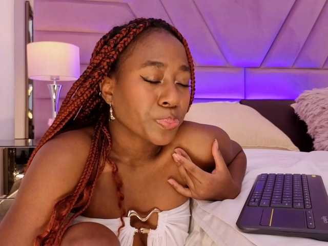 IvyRain live cam on BongaCams
