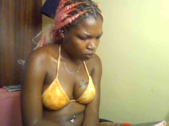 Barbiequeena webcam