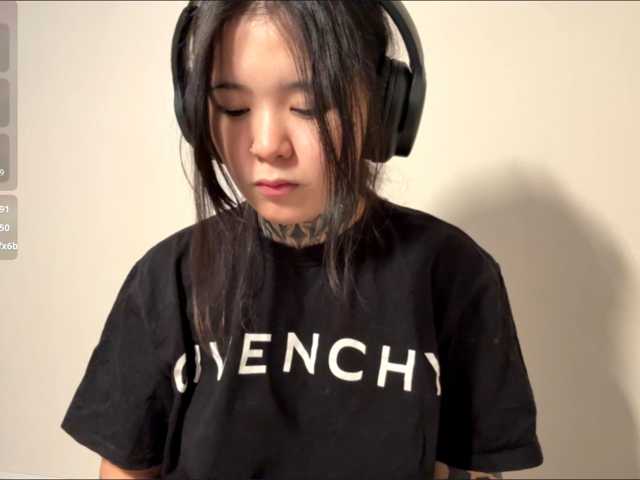 your-ghoulz live cam on BongaCams