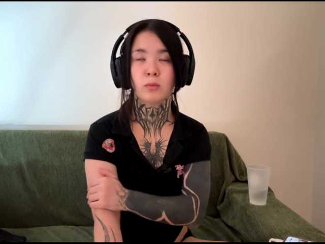 your-ghoulz live cam on BongaCams