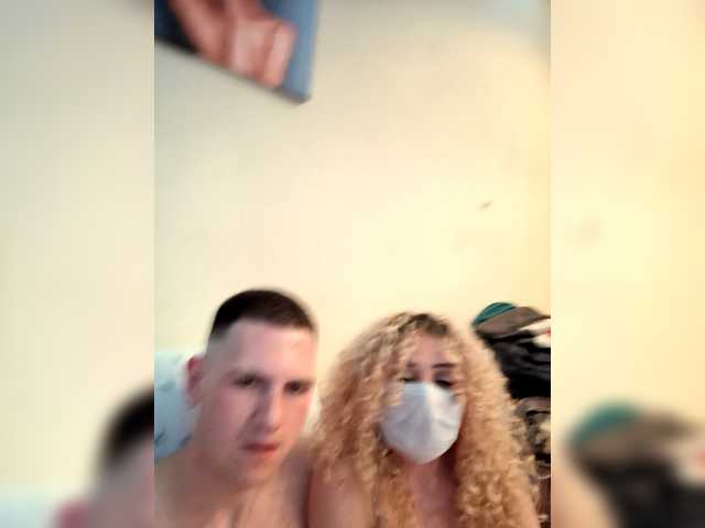 Chat with KARANDY live cam