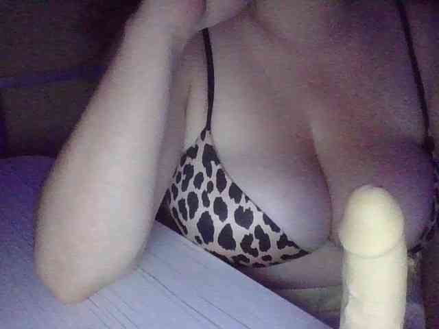 BigboobsM webcam