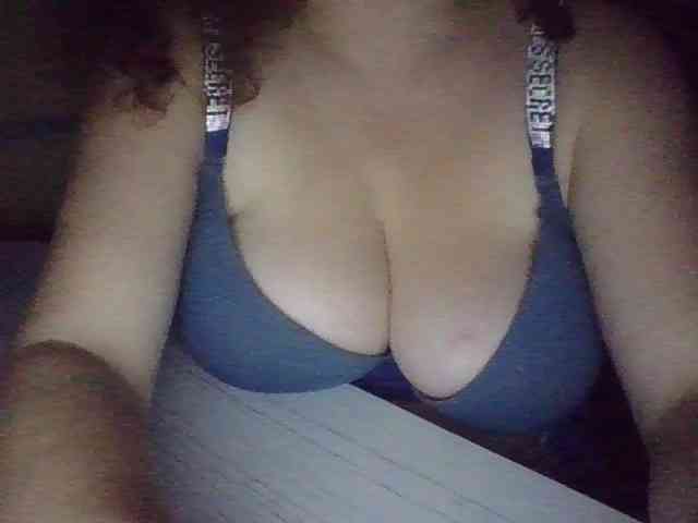 BigboobsM webcam