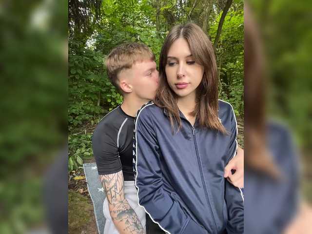 13kissme13 — live couple cam