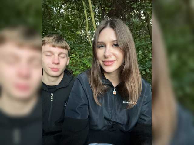 13kissme13 — live couple cam
