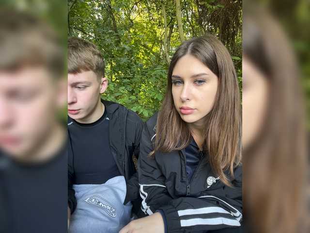 13kissme13 — live couple cam