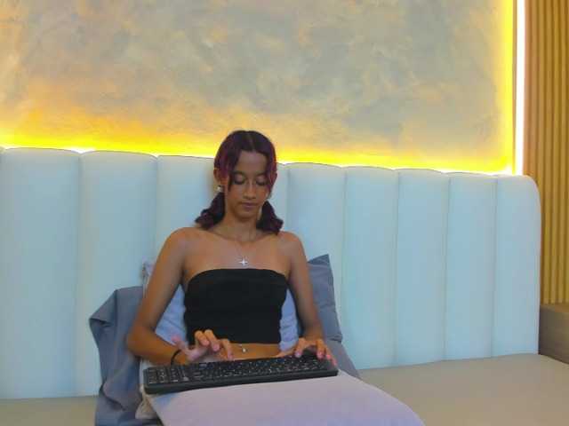 lulufuller live cam on BongaCams