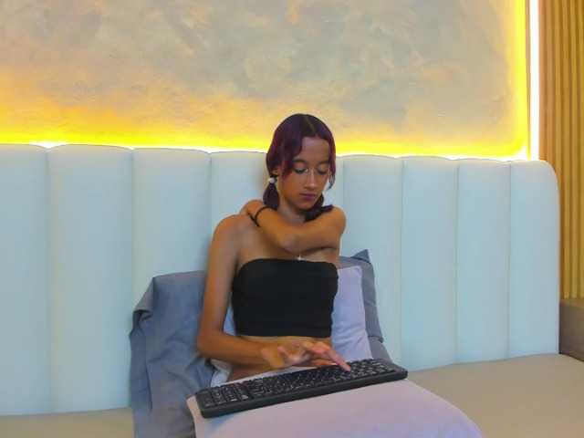 lulufuller live cam on BongaCams