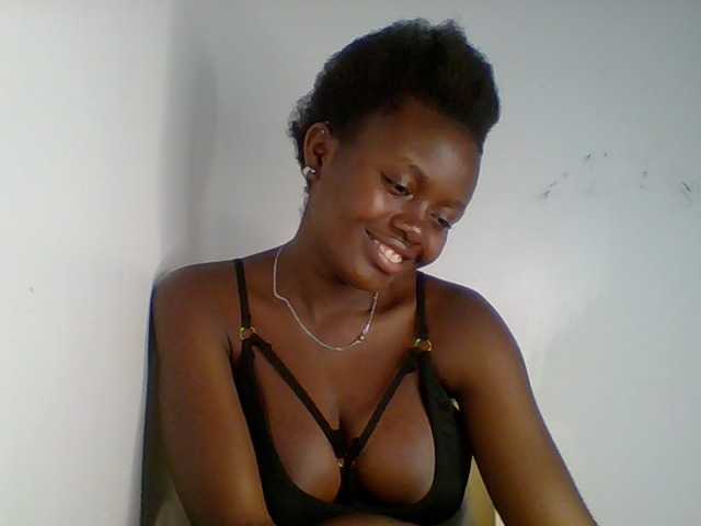 PreggoBeauty live cam on BongaCams