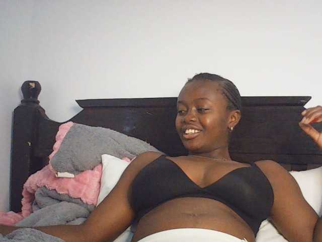 PreggoBeauty live cam on BongaCams