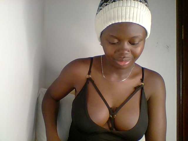 PreggoBeauty live cam on BongaCams