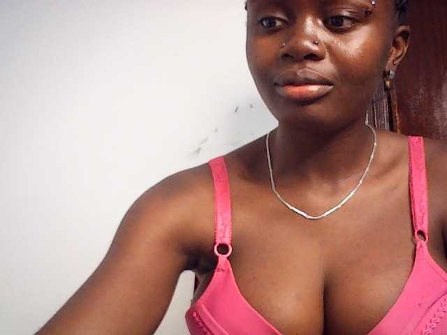 PreggoBeauty live cam on BongaCams