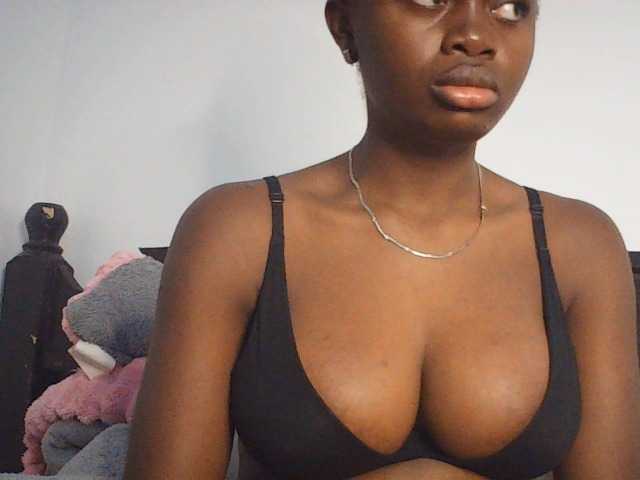 PreggoBeauty live cam on BongaCams
