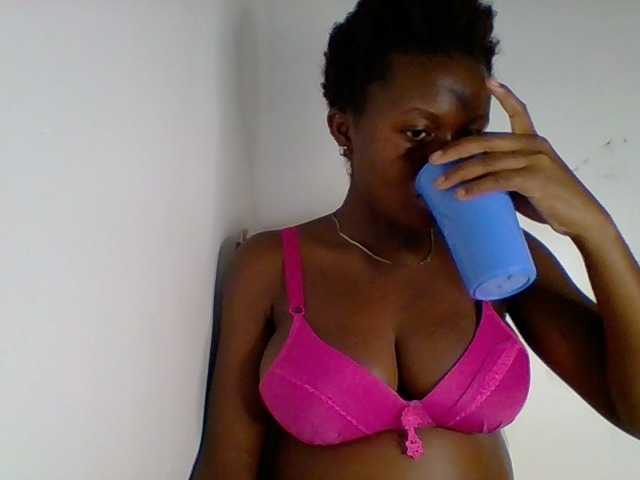 PreggoBeauty live cam on BongaCams