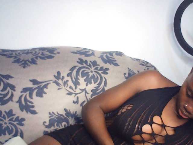 PreggoBeauty — live female cam