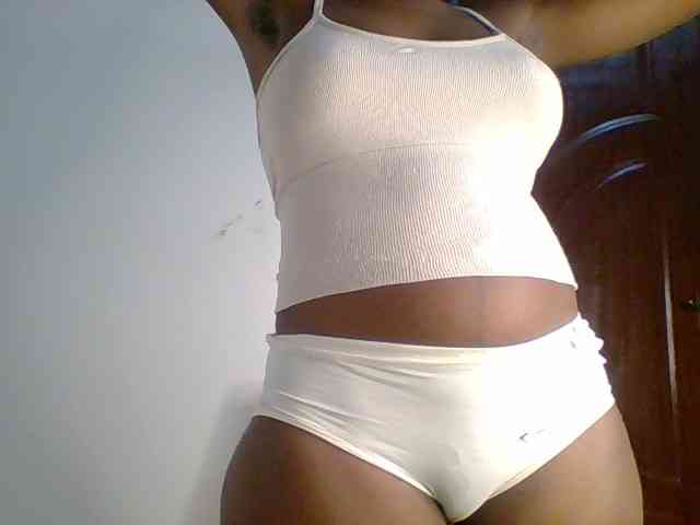 PreggoBeauty webcam
