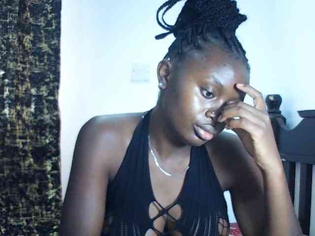 Model: PreggoBeauty