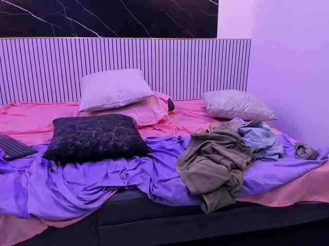 Sienna-Cole webcam