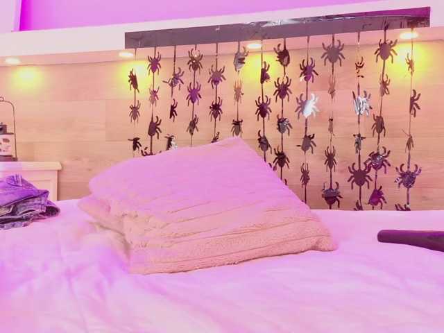 Mia-Rivers live cam on BongaCams