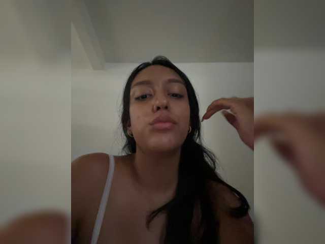 Mia-Rivers live cam preview