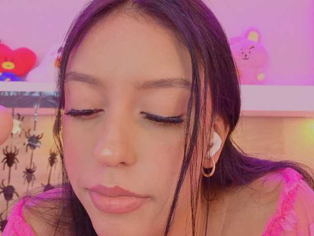 Mia-Rivers live cam on BongaCams