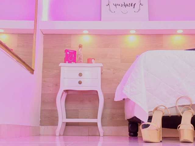Mia-Rivers live cam on BongaCams
