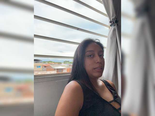 Mia-Rivers live cam preview