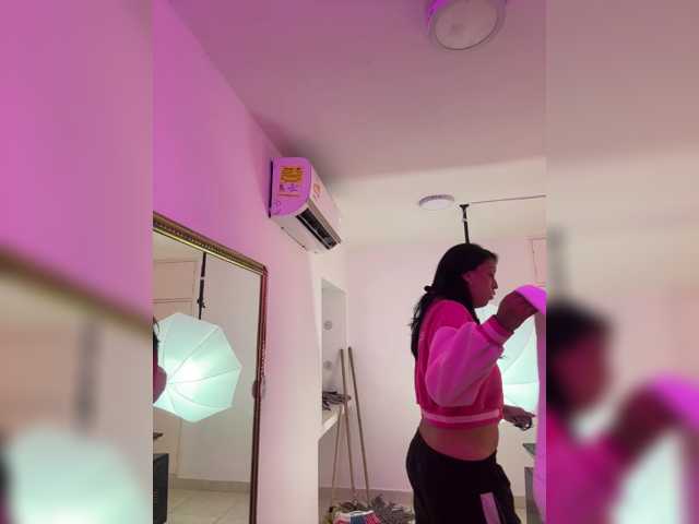 Mia-Rivers live cam preview