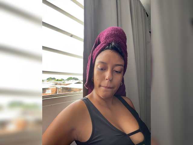 Mia-Rivers live cam preview