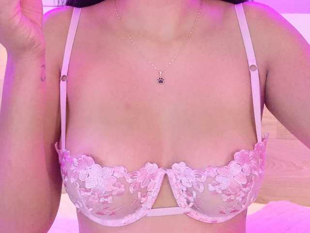 Mia-Rivers live cam on BongaCams