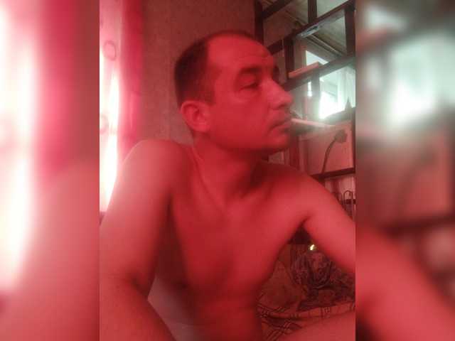 MAKSFLOW — live male cam