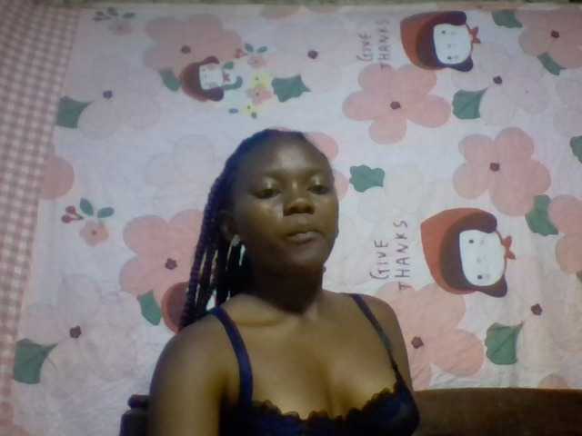 Chichi-7 live cam on BongaCams
