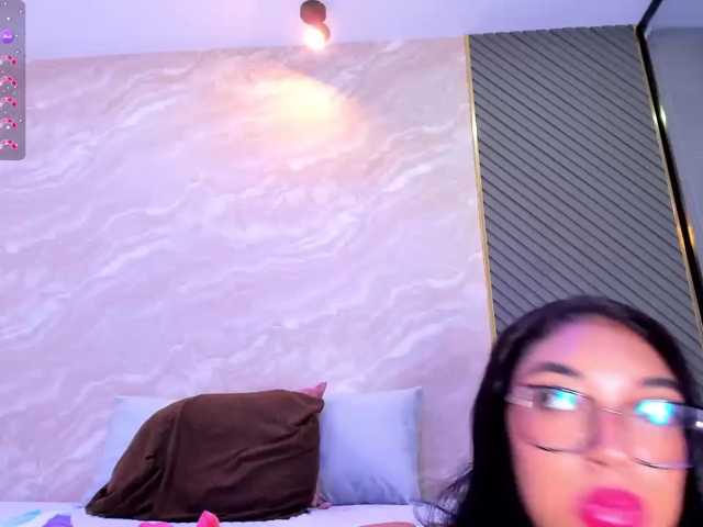 VickyyStone live cam on BongaCams