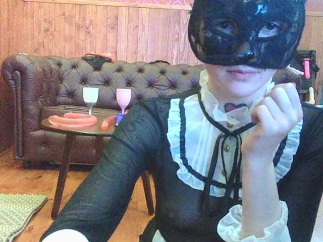 bkackkittyandwhitecat
