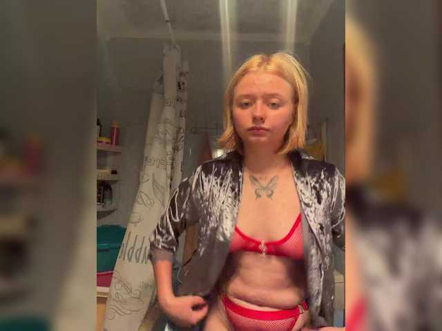 Lllluiza live cam on BongaCams