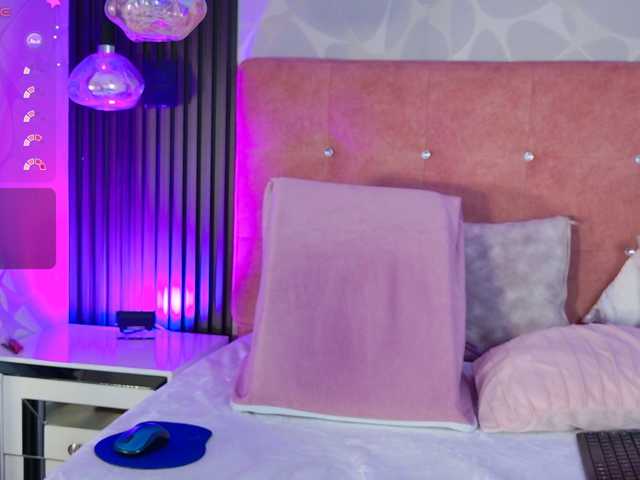 Mari-Luna, en directo ahora en BongaCams