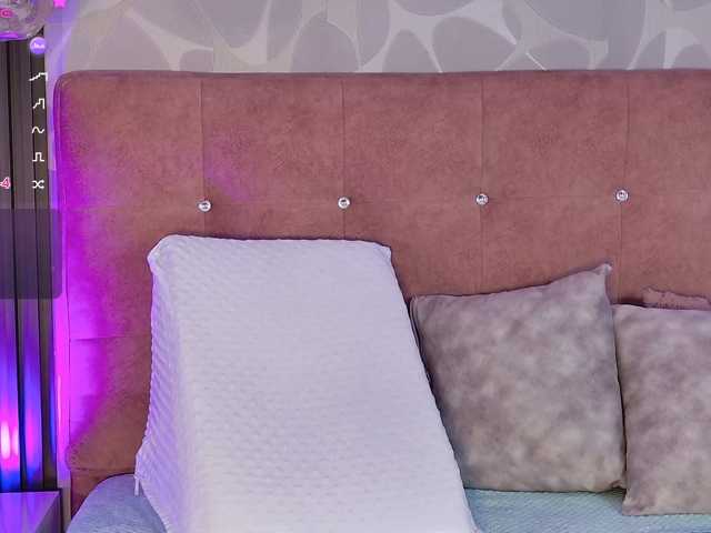 Mari-Luna, live now on BongaCams